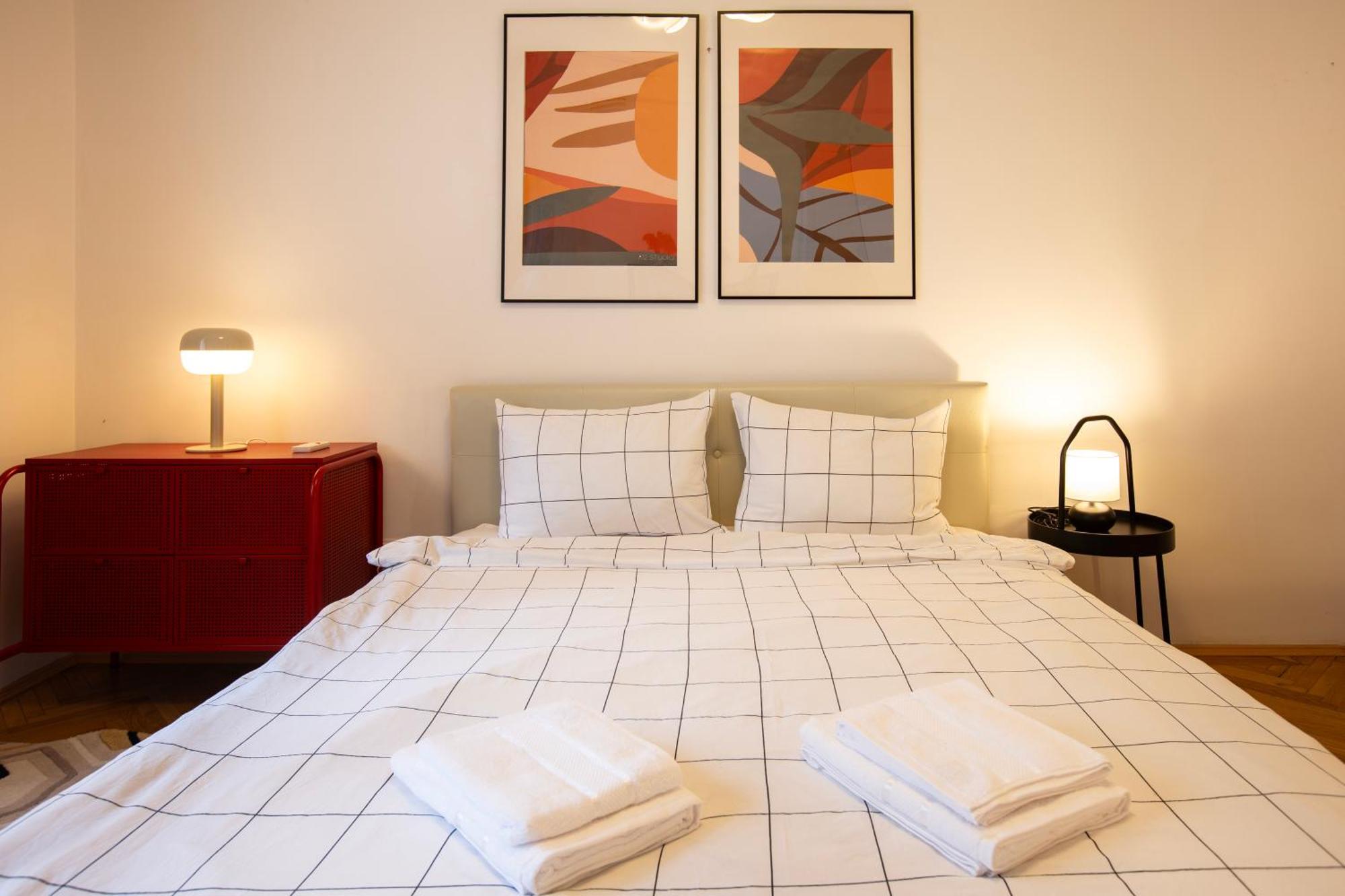 בוקרשט Ultracentral Hong Kong 3 Bdrm Apartment מראה חיצוני תמונה
